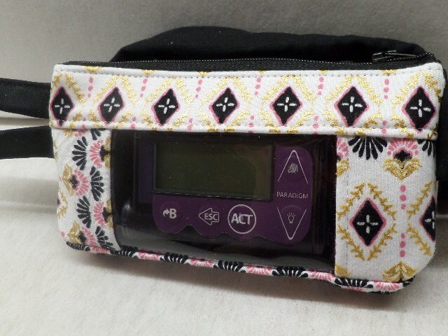 Aztec Gold Accent Diamond Insulin Pump Pouch Aztec Gold Accent Diamond Insulin Pump Pouch
