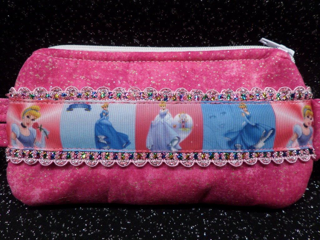 Princess Portraits Insulin Pump case Pouch w Pink Sparkle Princess Portraits Insulin Pump case Pouch w Pink Sparkle