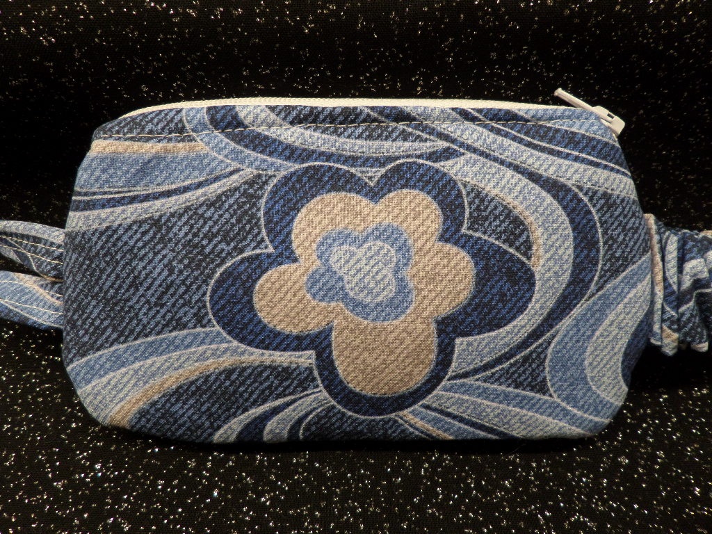 Tonal Denim Floral Swirl Insulin Pump Pouch Tonal Denim Floral Swirl Insulin Pump Pouch