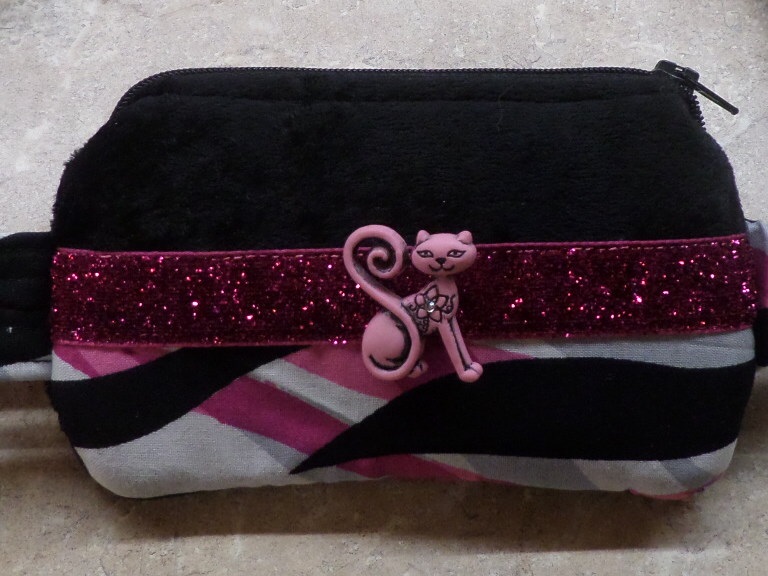 Fashionable Insulin Pump Pouch Diva Kitty Velvet & Zebra Stripe Fashionable Insulin Pump Pouch Diva Kitty Velvet & Zebra Stripe