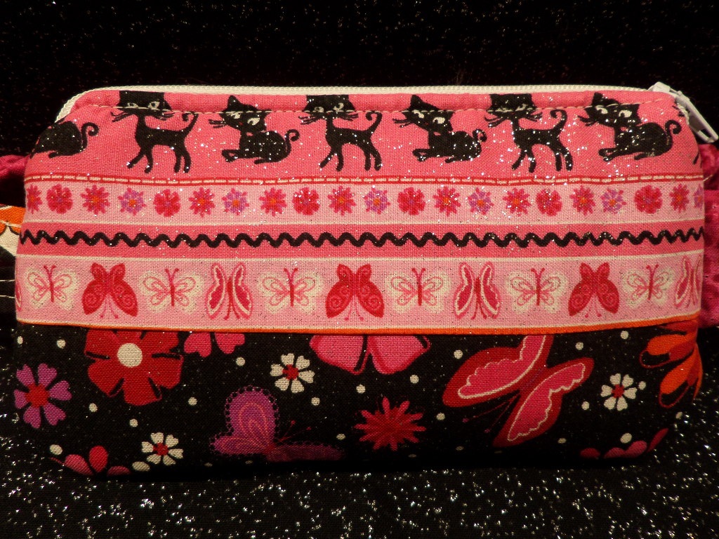 Insulin Pump Pouch w/ Glitter Kitty & Butterfly Two Tone Insulin Pump Pouch w/ Glitter Kitty & Butterfly Two Tone