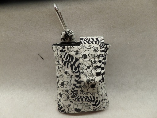 Vertical Insulin Pump Pouch Licorice Fizz Vertical Insulin Pump Pouch Licorice Fizz