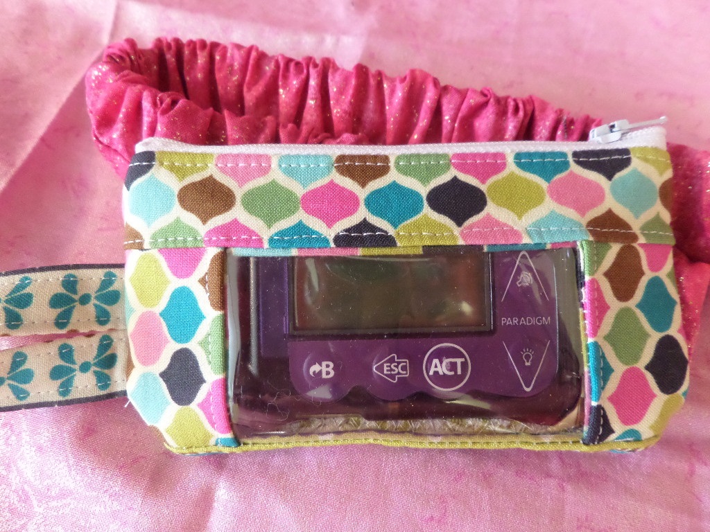 Roco Beat Ornamental Window Insulin Pump Pouch Case Roco Beat Ornamental Window Insulin Pump Pouch Case
