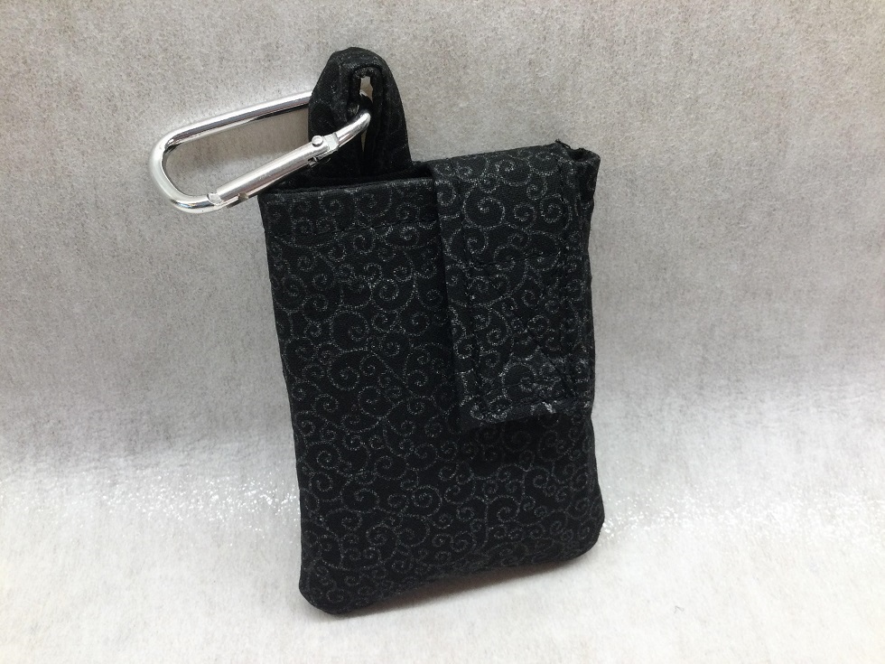 Mini Scrolls on Black Vertical Insulin Pump Pouch Mini Scrolls on Black Vertical Insulin Pump Pouch