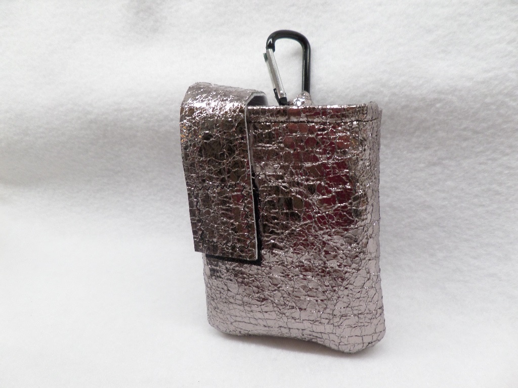 Rose Gold Crackle Faux Leather Vertical Insulin Pump Case Rose Gold Crackle Faux Leather Vertical Insulin Pump Case
